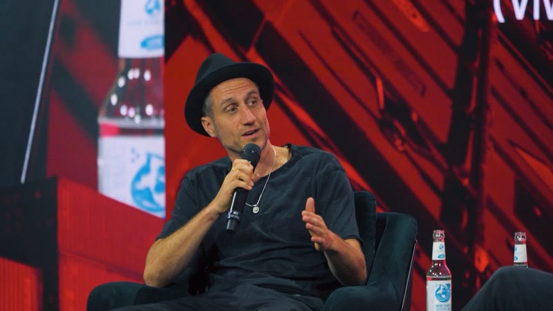 Micha Fritz im Tell Your Story Podcast